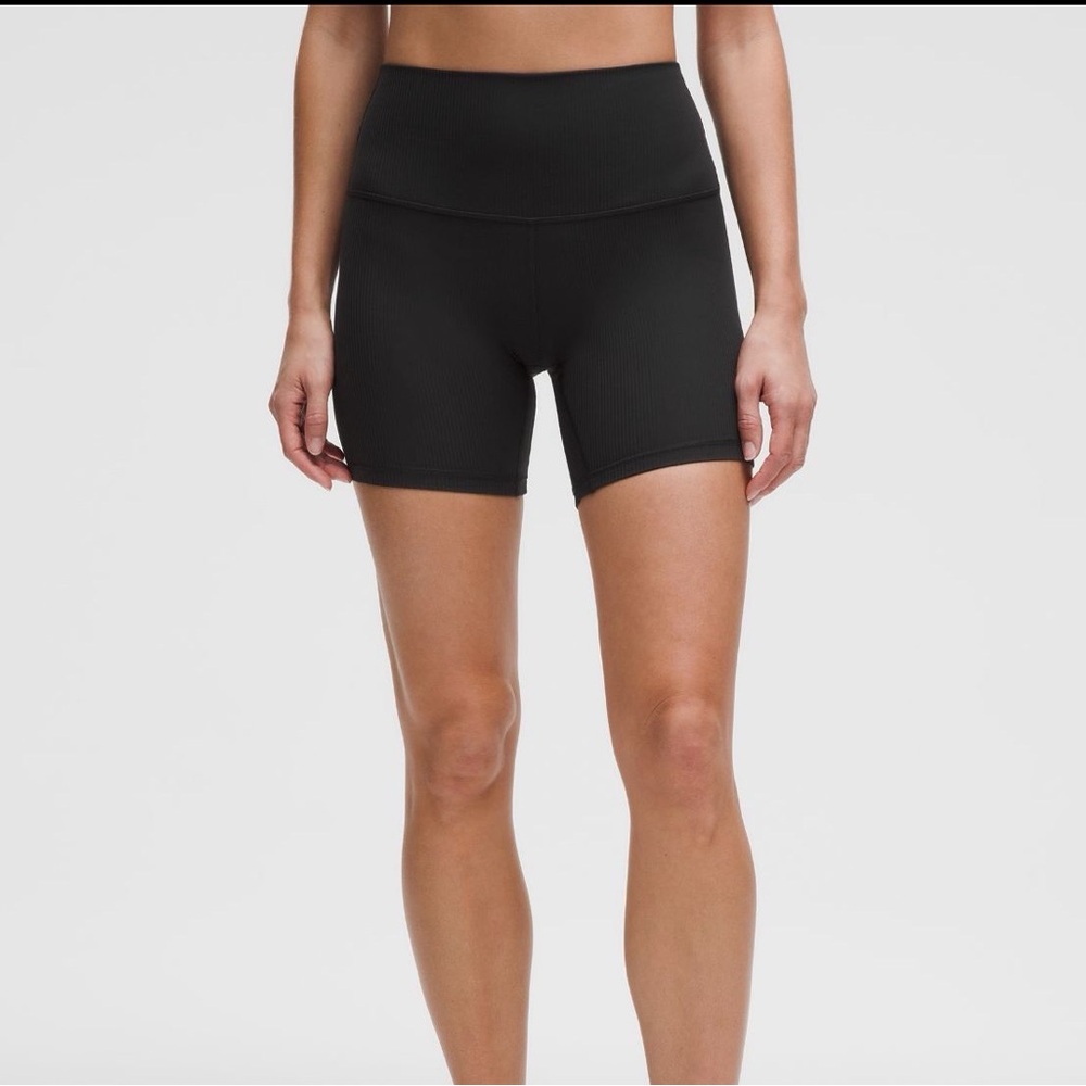 3-7 New Size 8 Lululemon Align Ribbed HR Short 6” Black